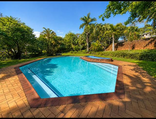200M² LODGE FOR SALE IN GLENMORE
